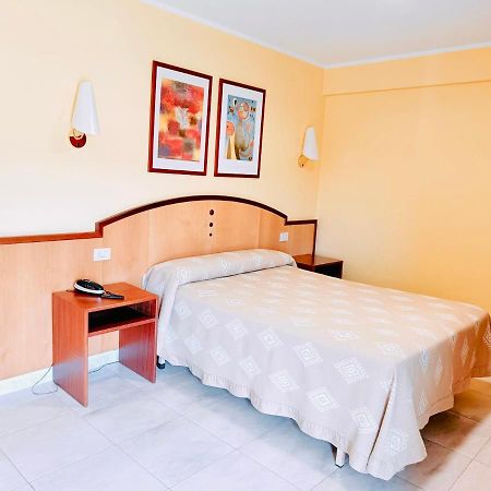 Hotel Alameda Villaviciosa  Dış mekan fotoğraf