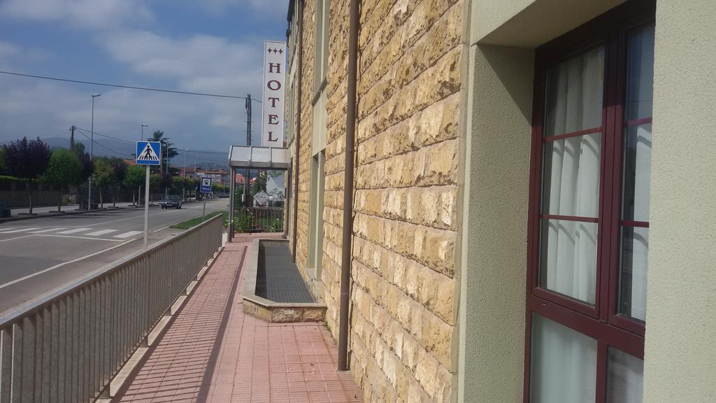 Hotel Alameda Villaviciosa  Dış mekan fotoğraf