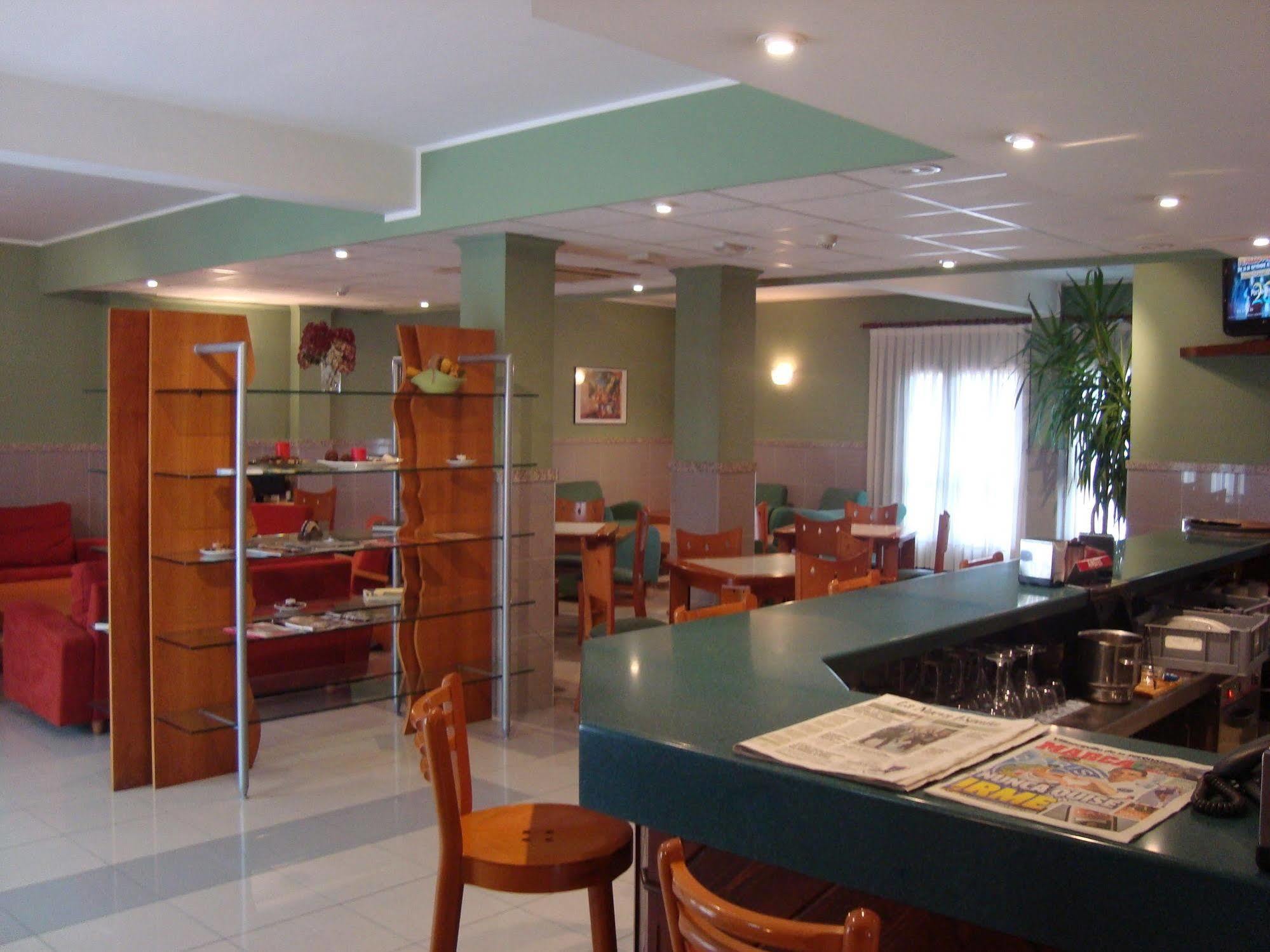 Hotel Alameda Villaviciosa  Dış mekan fotoğraf